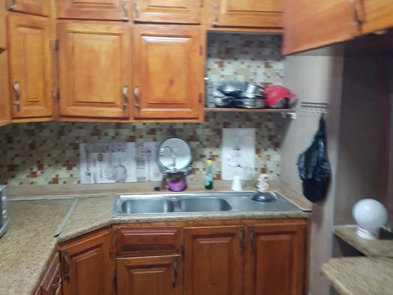 Apartment for Sale in Sunnyside - Photo 2