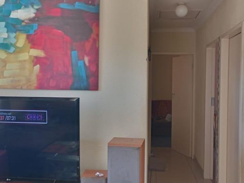 3 Bedroom House for sale - Photo 9