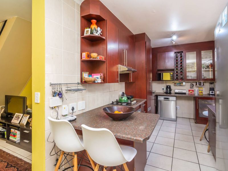 Charming townhouse in Ruimsig Manor III awaits! - Photo 5