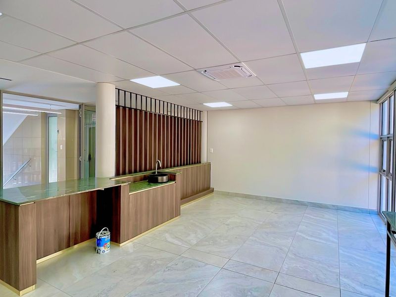 PRIME 230m2 NEWLY RENOVATED OFFICE SPACE TO LET | 379 LYNNWOOD ROAD | MENLO PARK - Photo 1