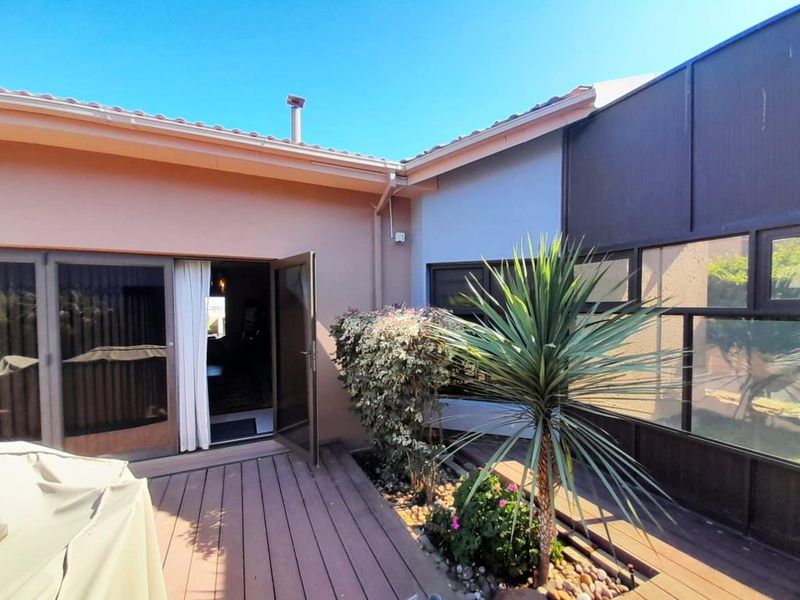 A STYLISH HOUSE WITH FLAT PERFECTLY SITUATED!! - Photo 4