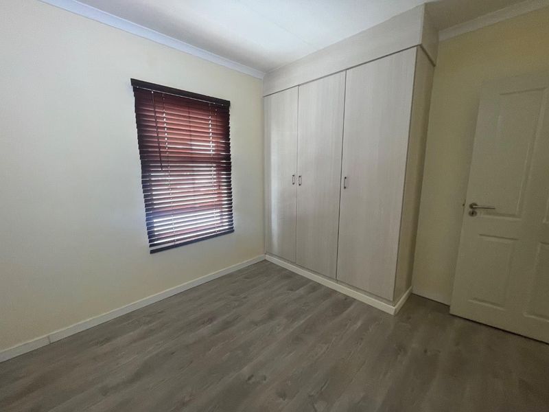 First-Floor Gem: 3-Bedroom Unit in Prime Pomona Location! - Photo 8