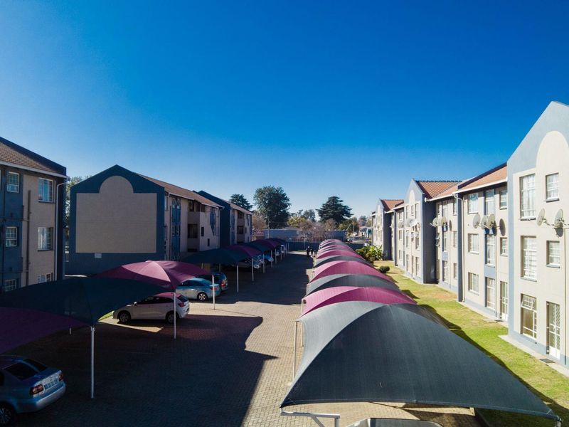 Kemptonian Comfort: Spacious 2-Bedroom Awaits - Photo 2