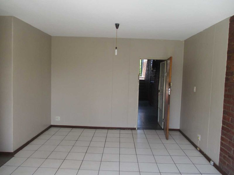2 BEDROOM FLAT TO RENT IN BALREA PARK - Photo 4