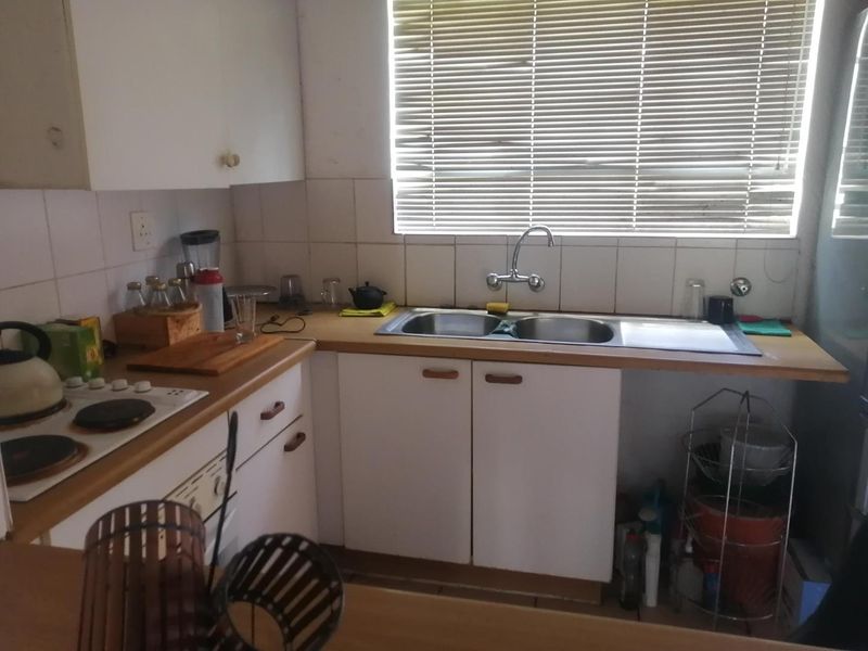 Secure duplex in upmarket suburb! - Photo 5