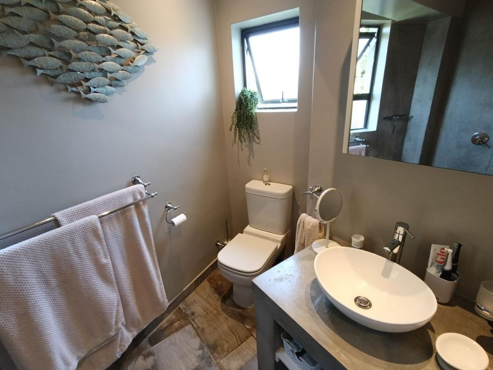 Main En-Suite with a walk-in Shower