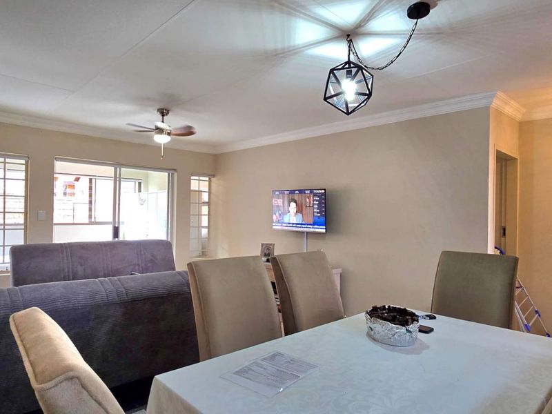 Modern 3 Bedroom First-Floor Lock-Up-and-Go in The Wilds Estate - Photo 4