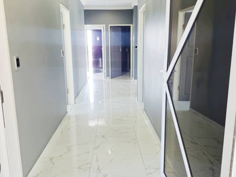 Modern 5 Bedroom Family Home for Sale in Swakopmund Ext 1 (Near NamPower) - Photo 9