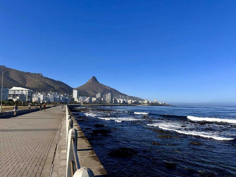 Prime Atlantic Seaboard Apartment with Private Patio & Iconic Views - Photo 4