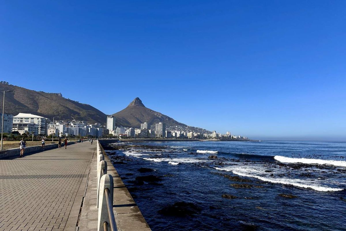 1 Bed | 1 Bath | Patio | Views | Park Bay | AirBNB Ready | Fully Furnished | 24 hour Security - Photo 4