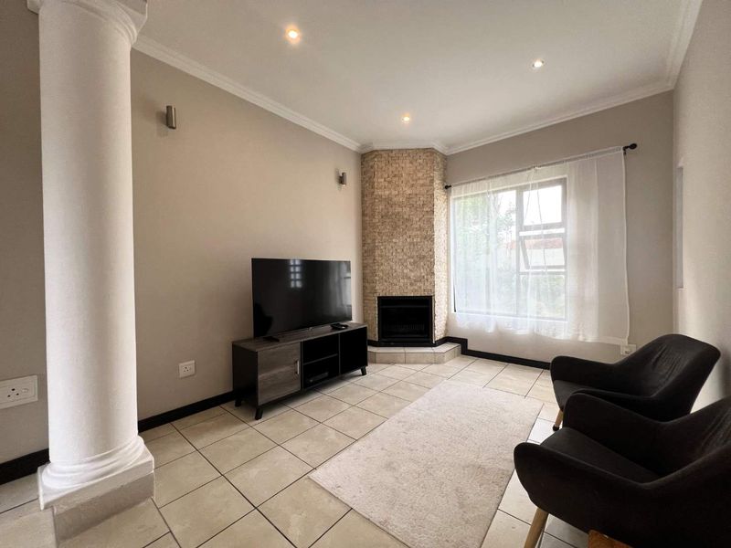 Palatial Cluster Living Within a Secure Estate - Photo 9