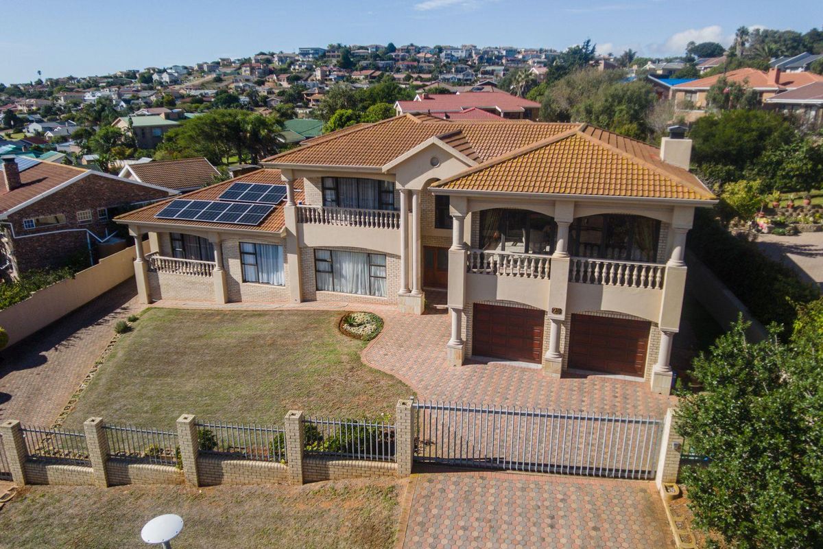 Elegant home with income-generating flat on sought after area - Photo 3