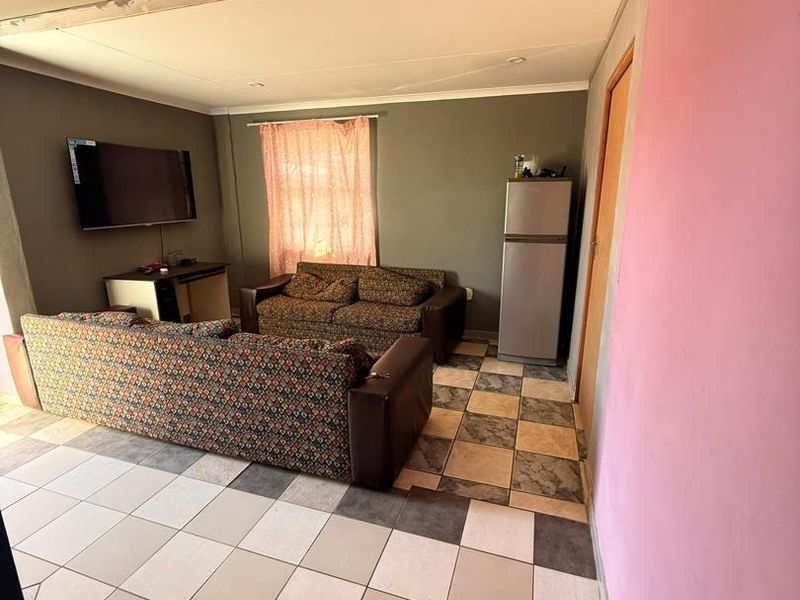 FOR SALE:4 bedrooms double story house plus 4 rental rooms for sale in Mondesa, Swakopmund , Selling price N$1270,000 cost included. Perfect for investment. - Photo 2