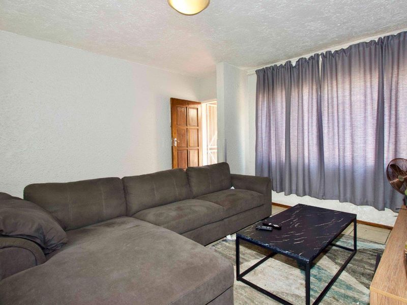 Ground Floor Apartment in a great location. - Photo 3