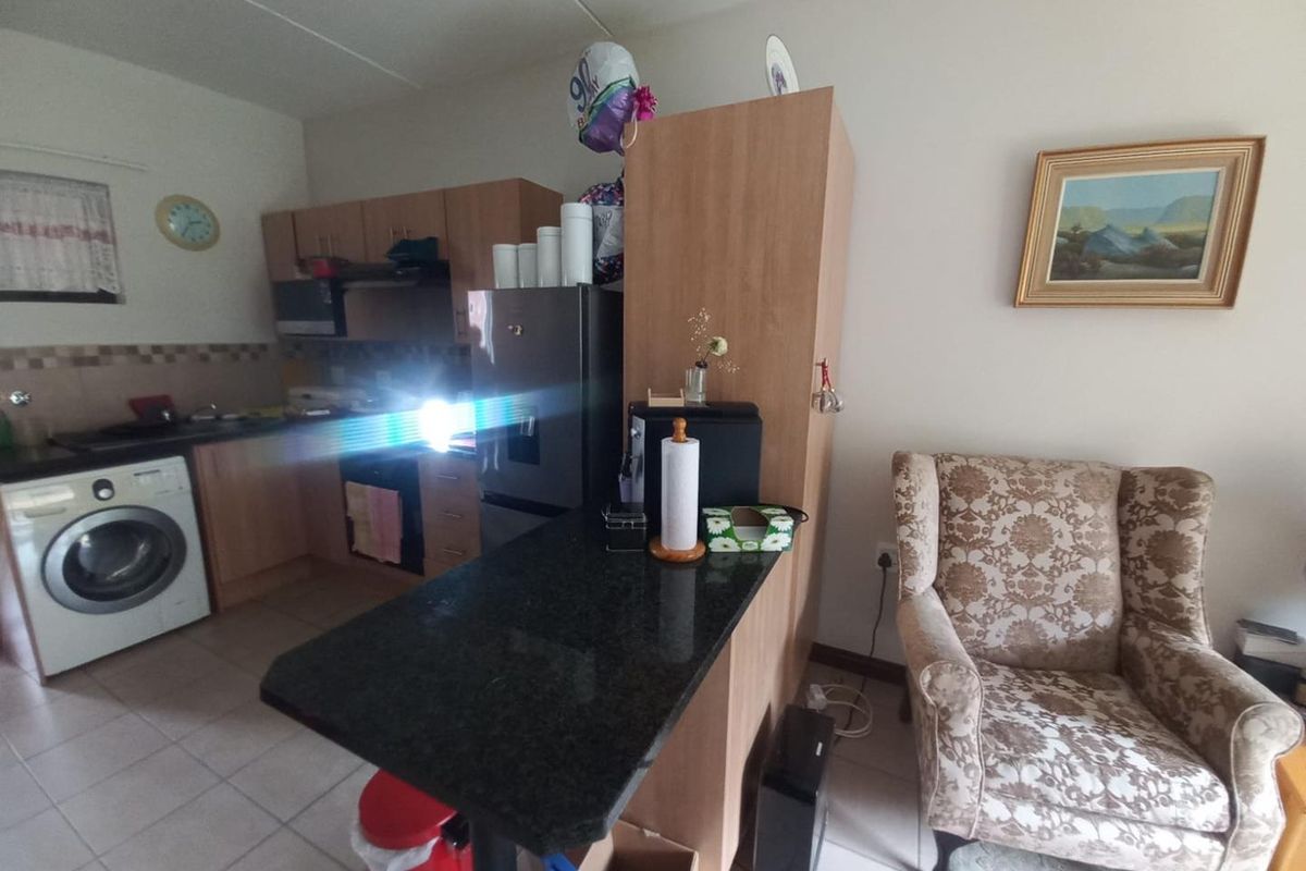 1 BEDROOMED RETIREMENT UNIT FOR SALE IN BRENTWOOD PARK - Photo 4