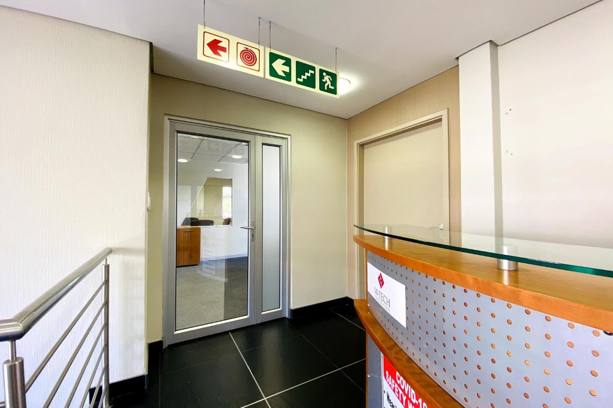 Professional Office Space in Fourways, Waterford Office Park – Semi-Furnished! - Photo 3
