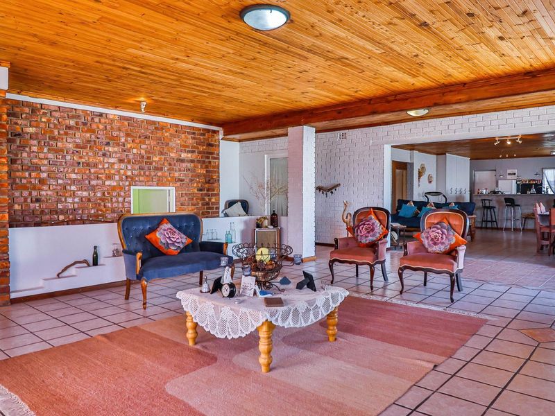 Perfectly Positioned Home with Sea Views - Photo 7