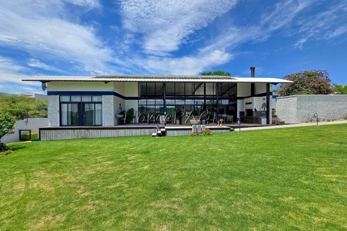 Outjo:  A BEAUTIFUL, ECLECTIC WAREHOUSE-STYLE HOME IS FOR SALE - Photo 4