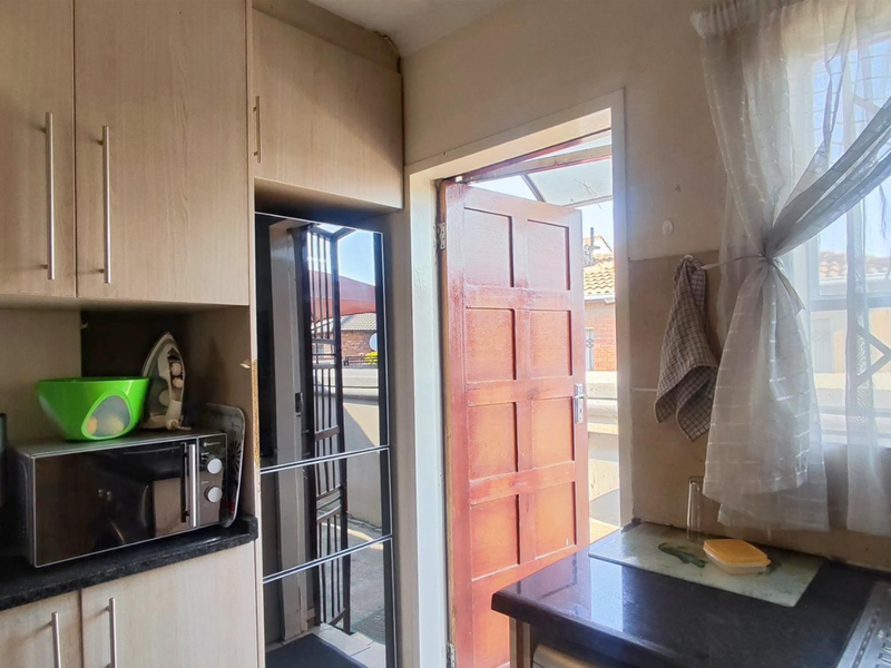 House in Sharon Park Lifestyle Estate up for grabs - Photo 3