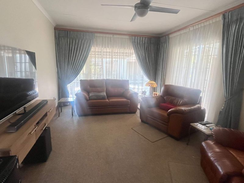 Beautiful family home in Brackendowns - Photo 10