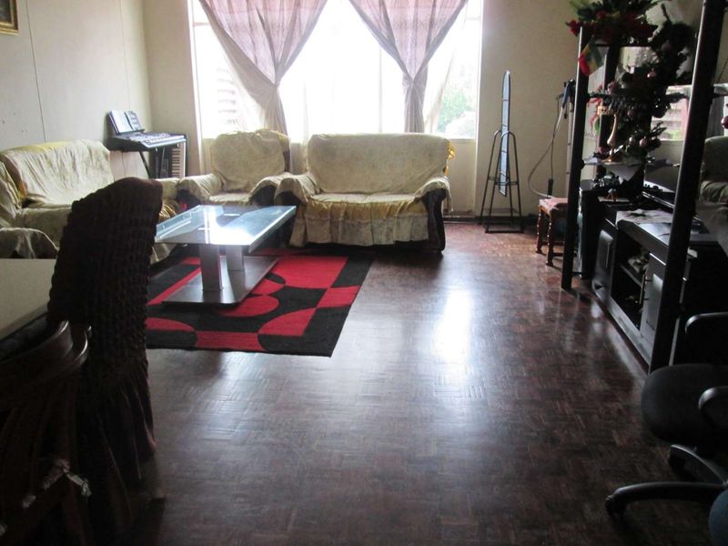 A BEAUTIFUL NEAT AND CLEAN [2.5] TWO AND HALF BEDROOMS APARTMENT FOR SALE IN MUCKLEUK. - Photo 10