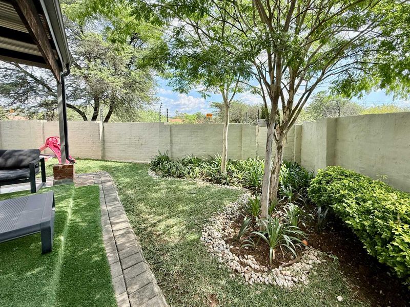 Modern Secure and Private 3 bedroom cluster - Photo 3