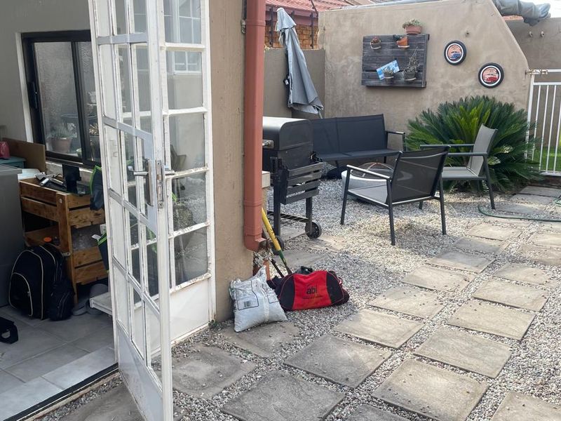Single  Story Townhouse On Sale - Photo 3