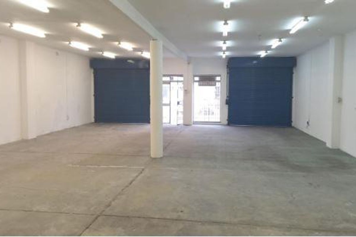 TO LET – 282m2 Wynberg – Freestanding Light Industrial / Showroom with 2 Drive-In Access Points - Photo 4