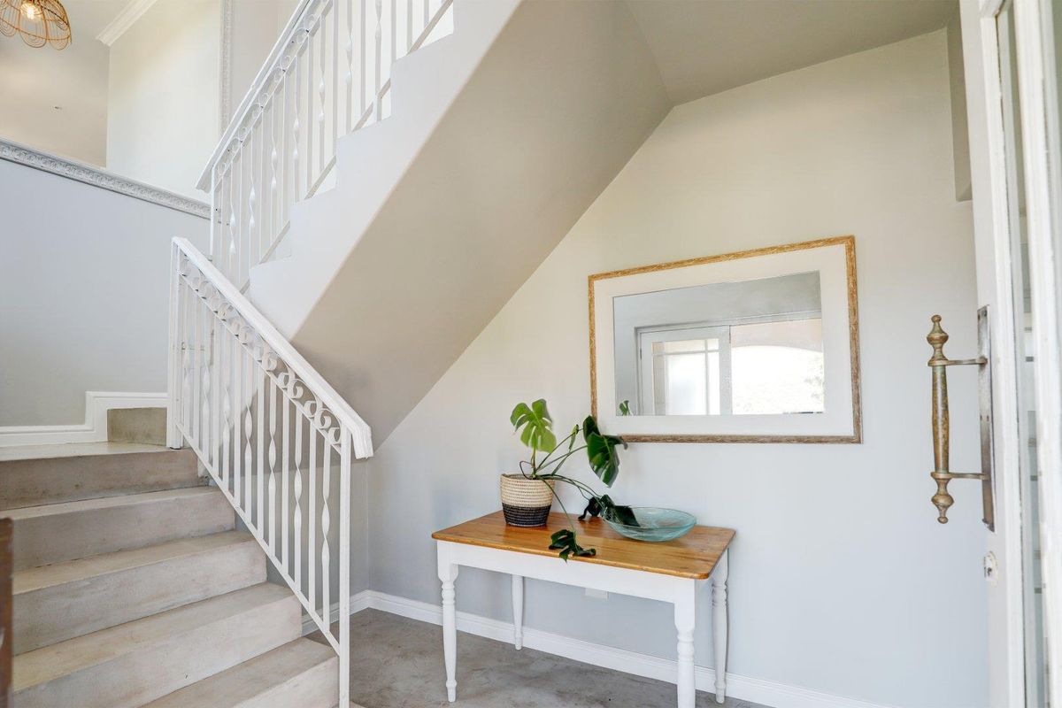 24 hour manned security! 4 bedroom, 3 bathroom Townhouse - Photo 3