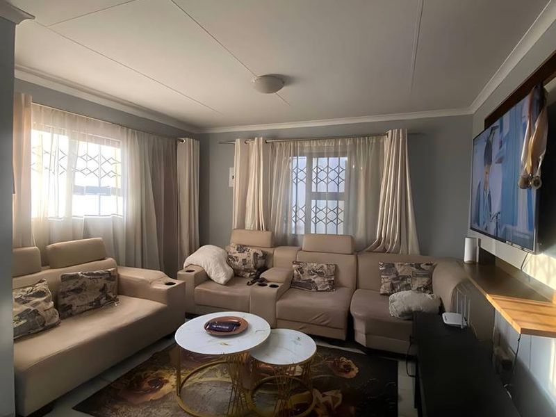 Three-Bedroom Home in Dawn City, Dawn Park  This well-positioned three-bedroom, two-bathroom home is situated in the established residential community - Photo 3
