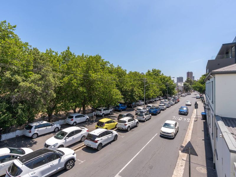 Commercial and residential combination property. GB1 -  Building for Sale in Prime Gardens set against the backdrop of majestic Table Mountain. - Photo 2