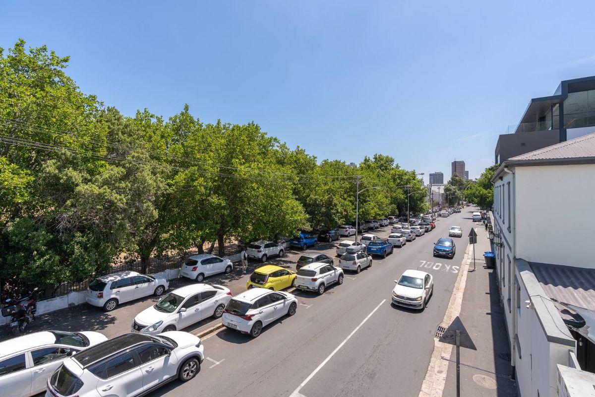 Commercial and residential combination property. GB1 -  Building for Sale in Prime Gardens set against the backdrop of majestic Table Mountain. - Photo 2