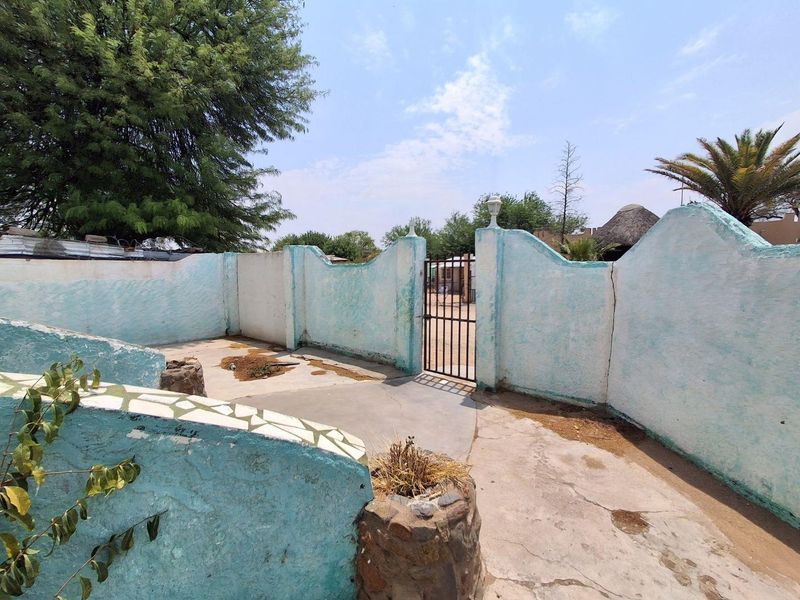 3 bedroom house for sale in Okahandja - Photo 4