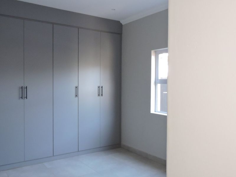 Modern ground floor 2 Bedroom apartment with garden in Brooklyn - Photo 4