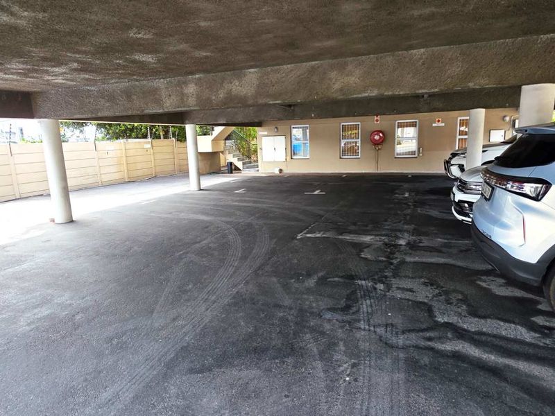 First Floor Office in Tokai - Photo 10