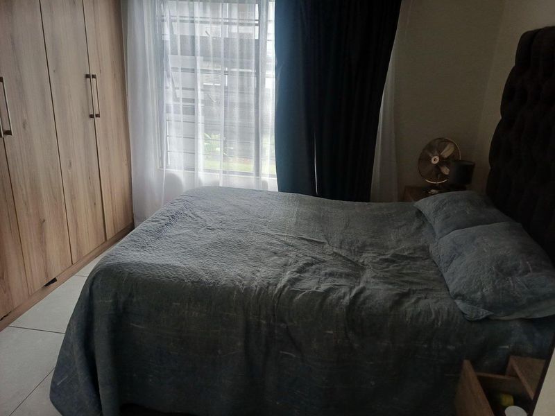 Modern Ground Floor Townhouse with Private Garden and Built-in Braai - Photo 5