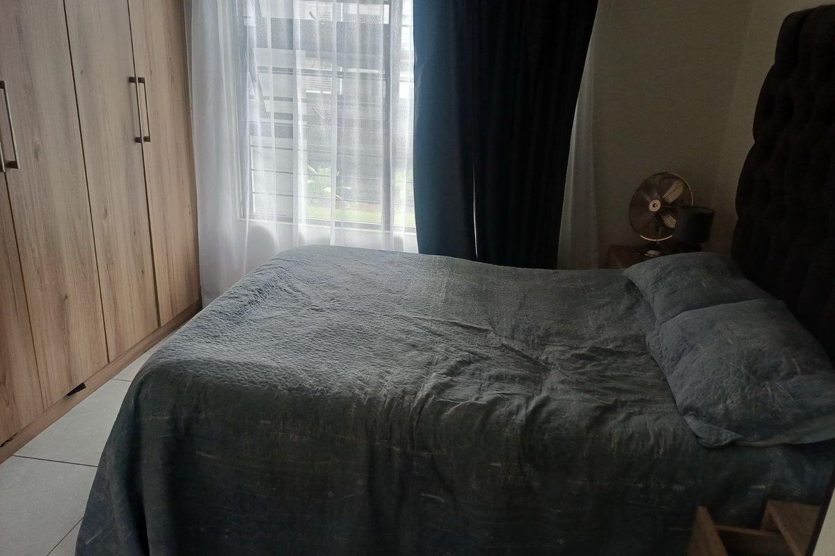 Modern Ground Floor Townhouse with Private Garden and Built-in Braai - Photo 5