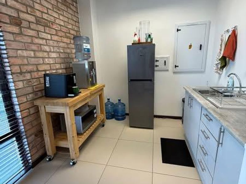 Central- For Sale- N$2 600 000 - Photo 3