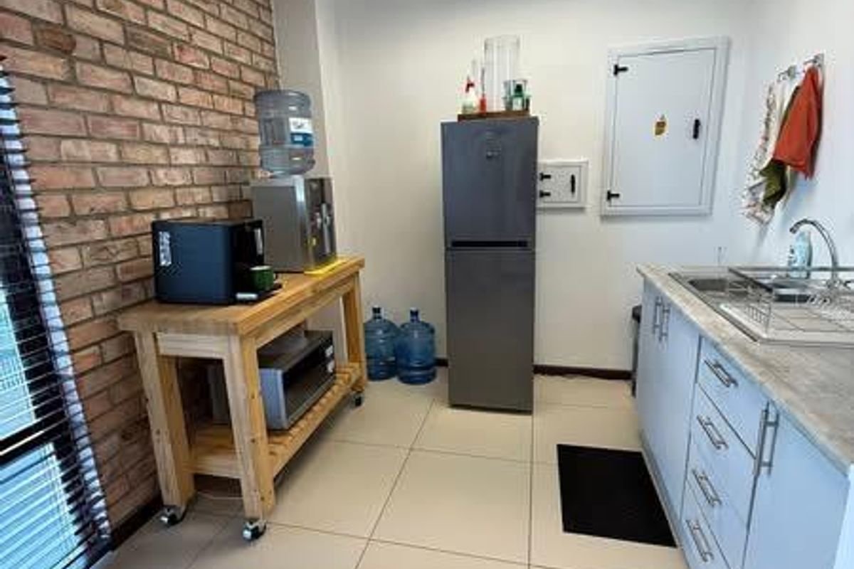 Central- For Sale- N$2 600 000 - Photo 3