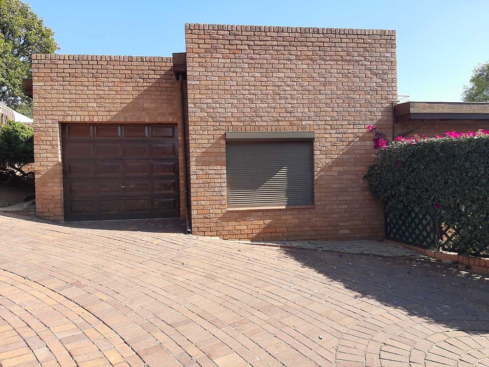 Single Garage and flatlet