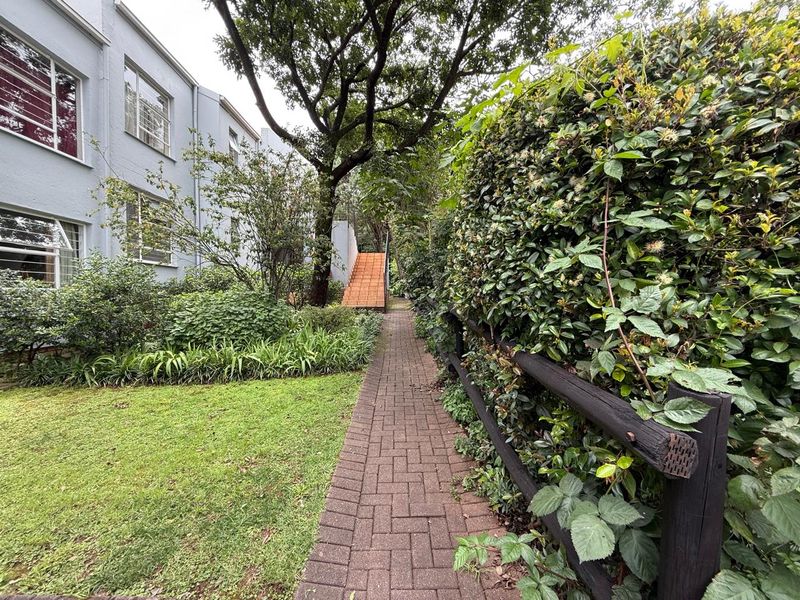 Stunning 2-Bedroom Apartment in the Heart of Morningside Hills - Sole Mandate - Photo 9