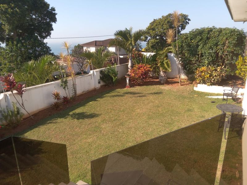 Elevated 3 bedroom home with flatlet and stunning sea views - Photo 6