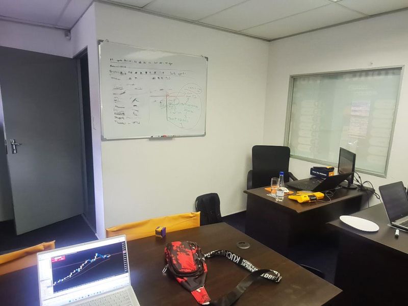 PRICE DROPPED !  -Northgate Office Park 2 offices for sale number 2 - Photo 10