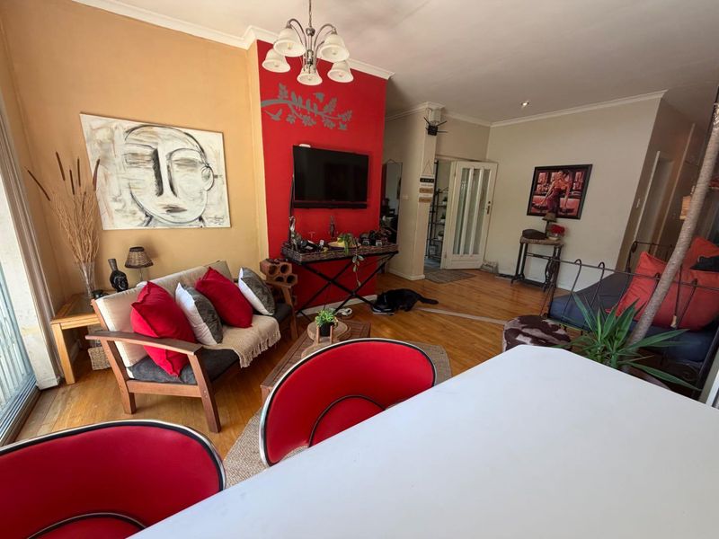 Charming Family Home with Warm Character & Entertaining Spaces - Boston, Bellville - Photo 2