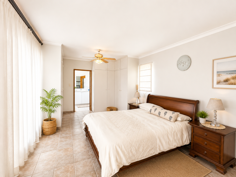 🏡 Spacious 4-Bedroom Townhouse Within Walking Distance of the CBD! - Photo 8