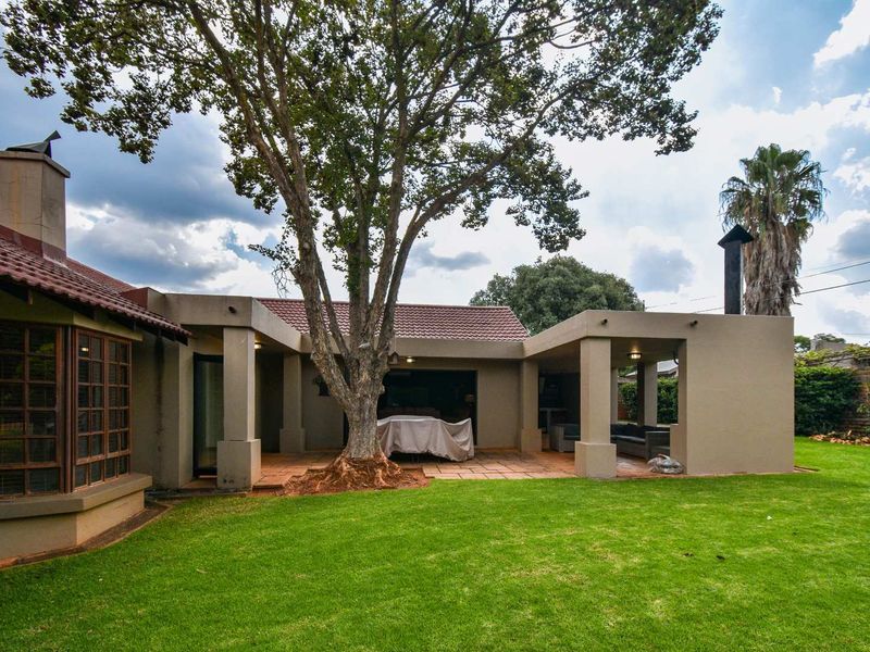 Designer home for the South African lifestyle! - Photo 5