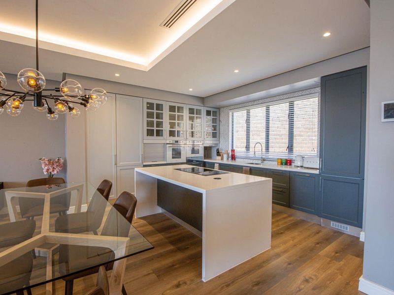 AM Weinberg Villa – Luxury Living in a Serene Suburb - Photo 8