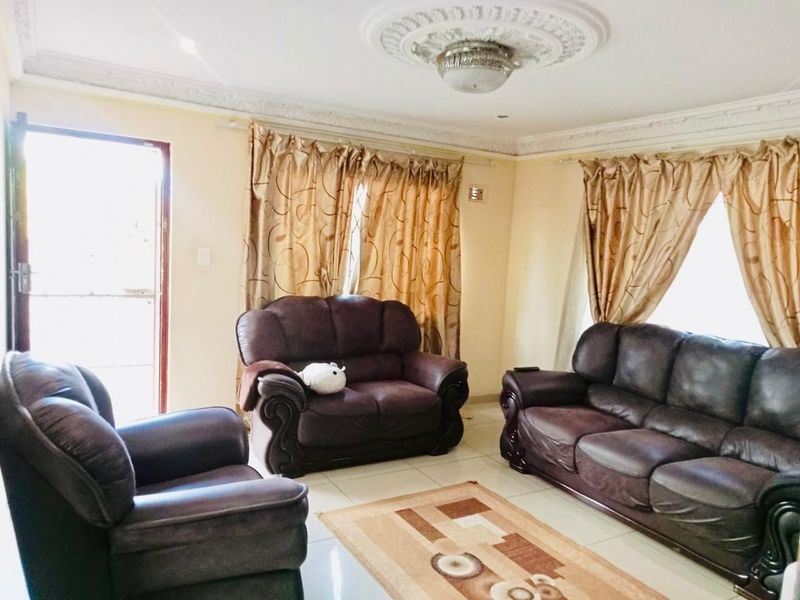 Cozy Family Living in Mariannheights, Pinetown - Photo 4