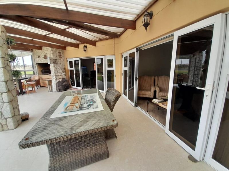 ROSSMUND GOLF ESTATE: Perfect Family Home on the 15th Hole!! - Photo 3