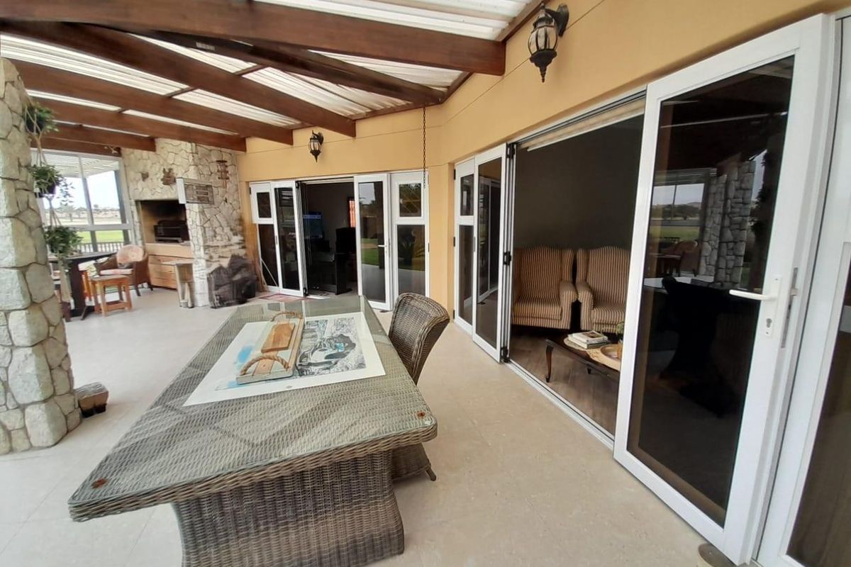 ROSSMUND GOLF ESTATE: Perfect Family Home on the 15th Hole!! - Photo 3